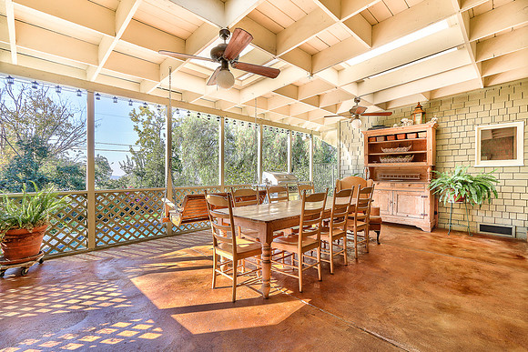 real-estate-photographer-in-los-angeles-kasi-liz-hyrapett