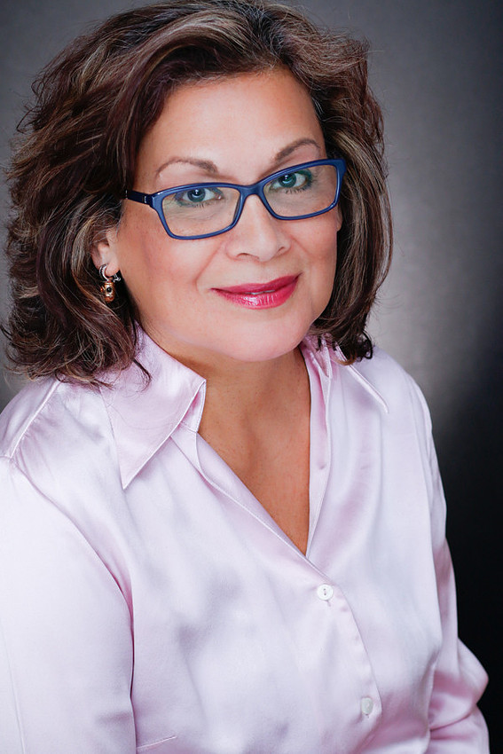 realtor-headshot-photography-real-estate-agent-pasadena-business-corporate-headshots-los-angeles-ca-kasi-liz-hyrapett-1