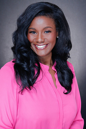 realtor-headshot-photography-real-estate-agent-pasadena-business-corporate-headshots-los-angeles-ca-kasi-liz-hyrapett