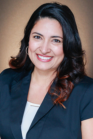 pasadena-photographer-realtor-headshot-photography-real-estate-agent-pasadena-business-corporate-headshots-los-angeles-ca-kasi-liz-hyrapett