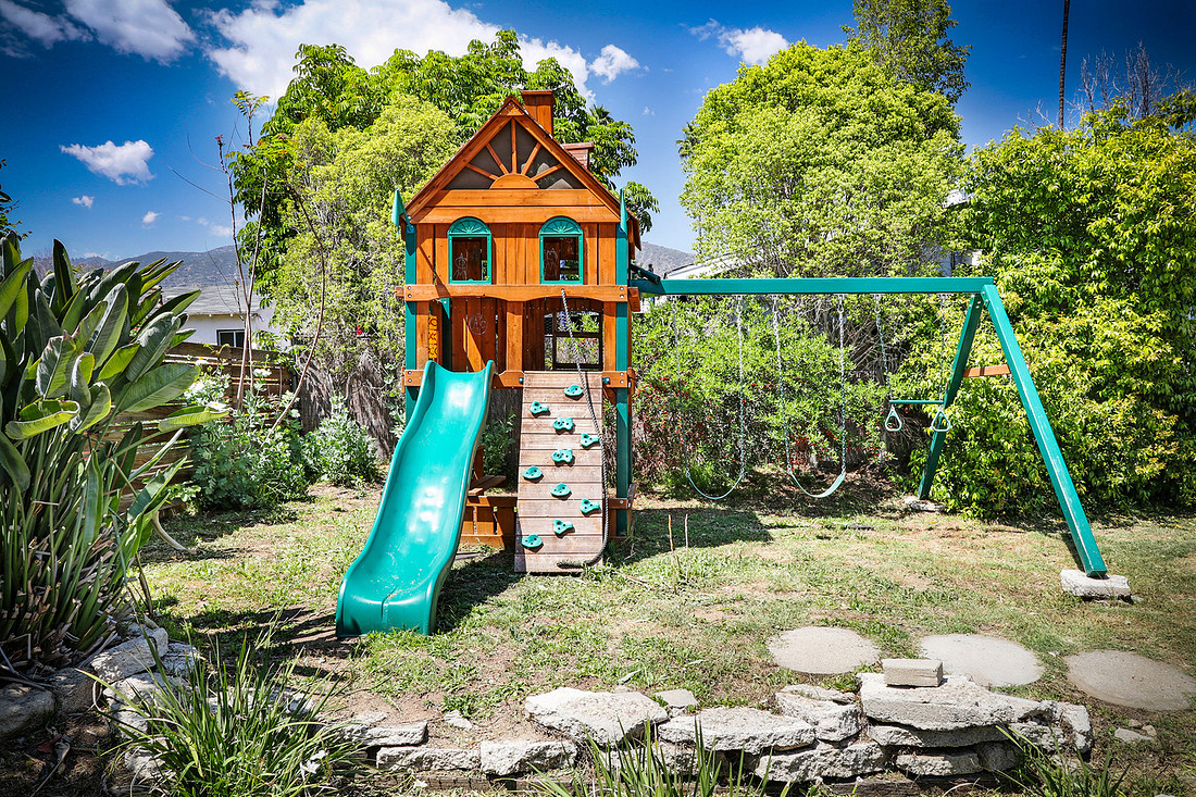 Real Estate Photography on Lowell Ave in Sierra Madre, California 91024 by Kasi the Real Estate Photographer