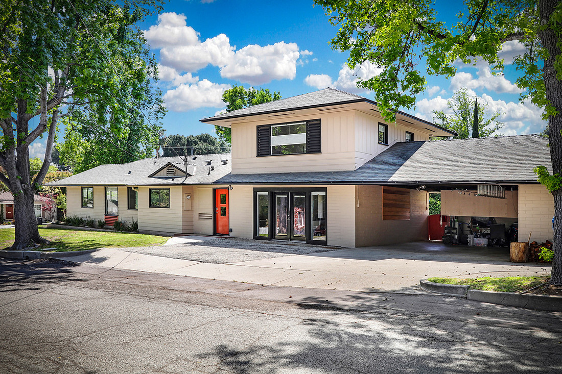 Real Estate Photography on Lowell Ave in Sierra Madre, California 91024 by Kasi the Real Estate Photographer