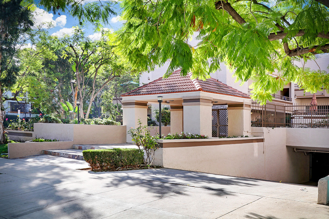 Real Estate Photography | 501 Del Mar Blvd 106-Pasadena | By Kasi Liz Real Estate Photographer