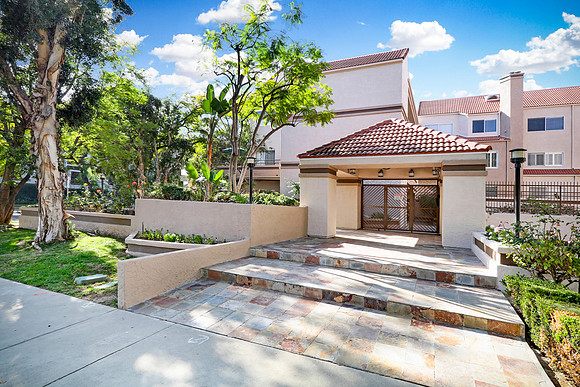 Real Estate Photography | 501 Del Mar Blvd 106-Pasadena | By Kasi Liz Real Estate Photographer