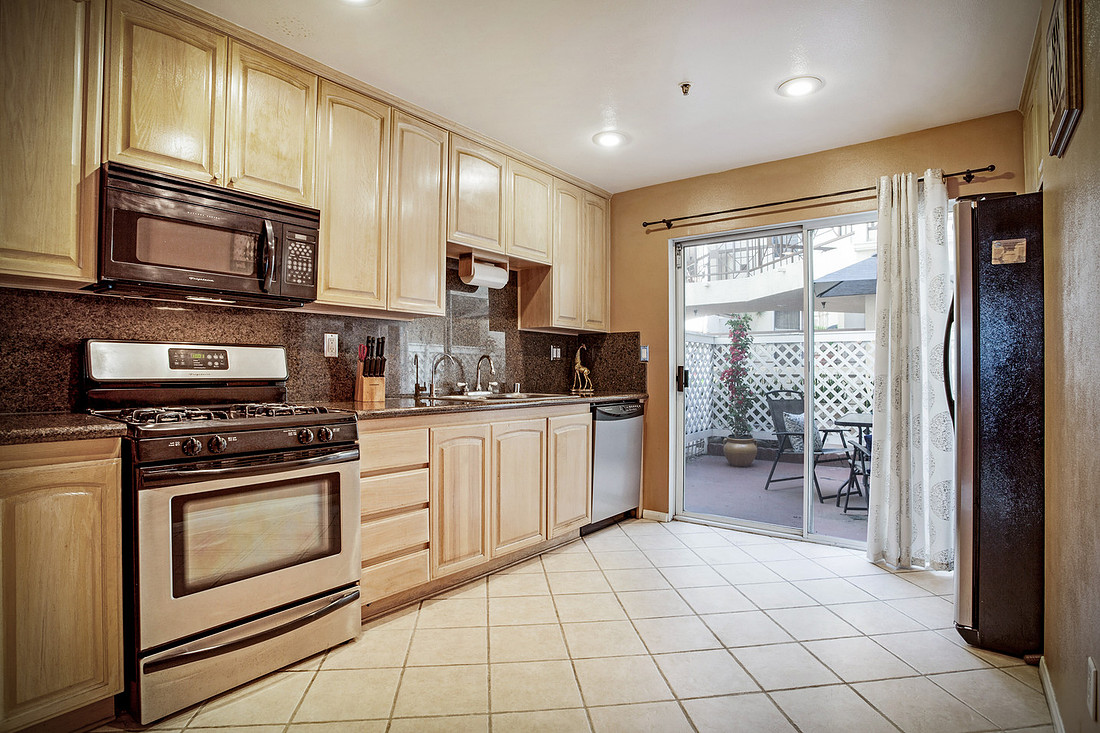 Real Estate Photography | 609 Palm Ave 103-Burbank | By Kasi Liz The Real Estate Photographer