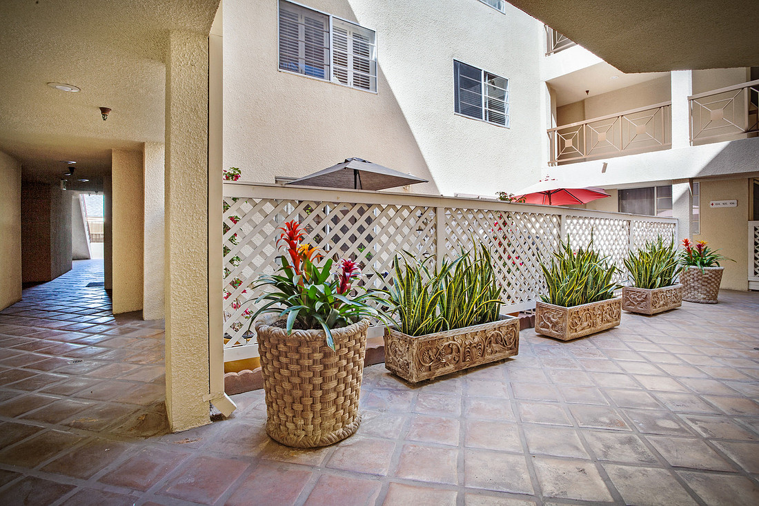 Real Estate Photography | 609 Palm Ave 103-Burbank | By Kasi Liz The Real Estate Photographer