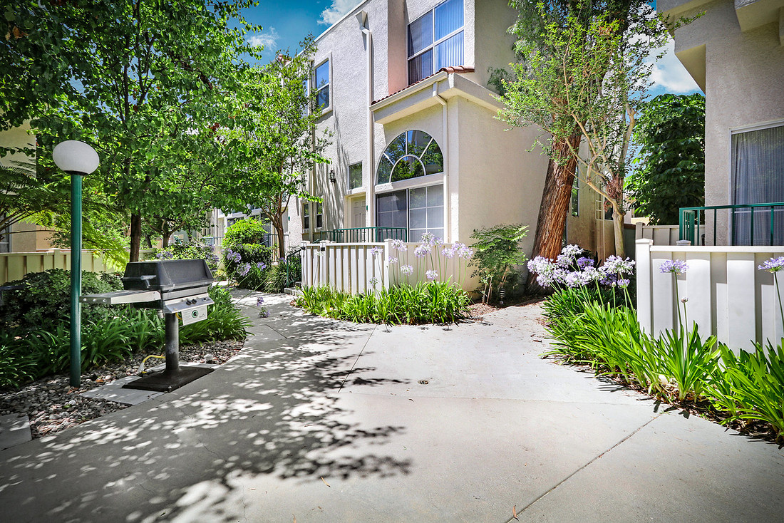Real Estate Photography | 5455 Sylmar Ave 202-Sherman Oaks-91401 | Kasi Liz The Real Estate Photographer