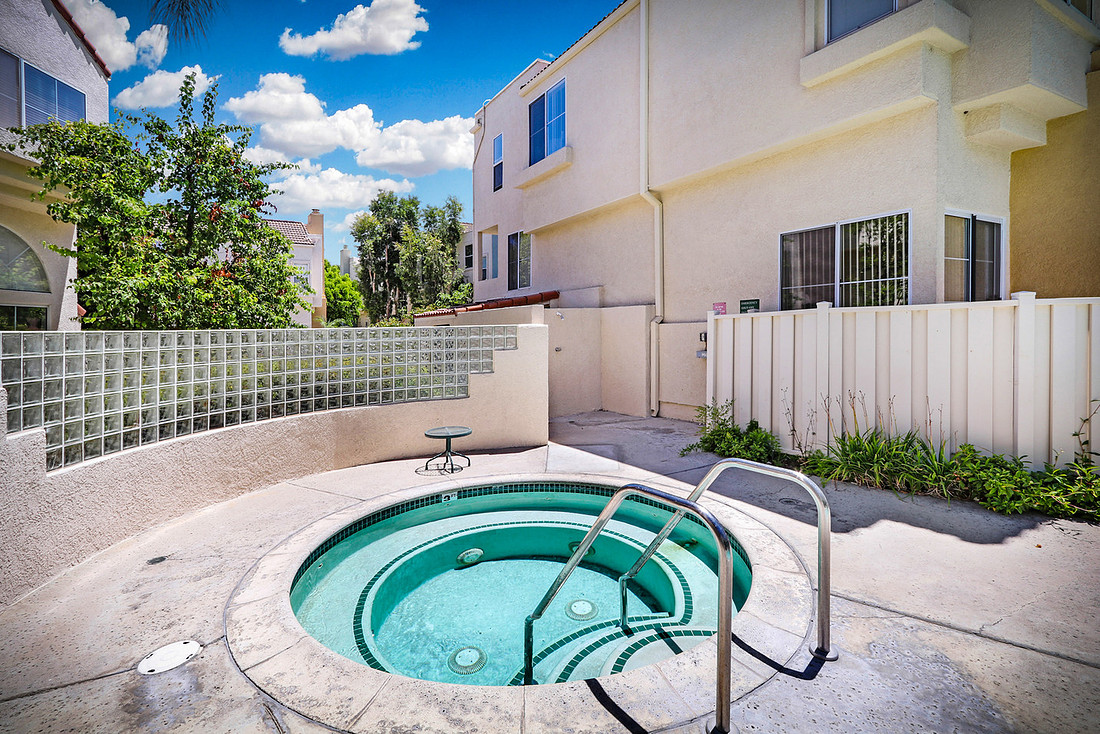Real Estate Photography | 5455 Sylmar Ave 202-Sherman Oaks-91401 | Kasi Liz The Real Estate Photographer