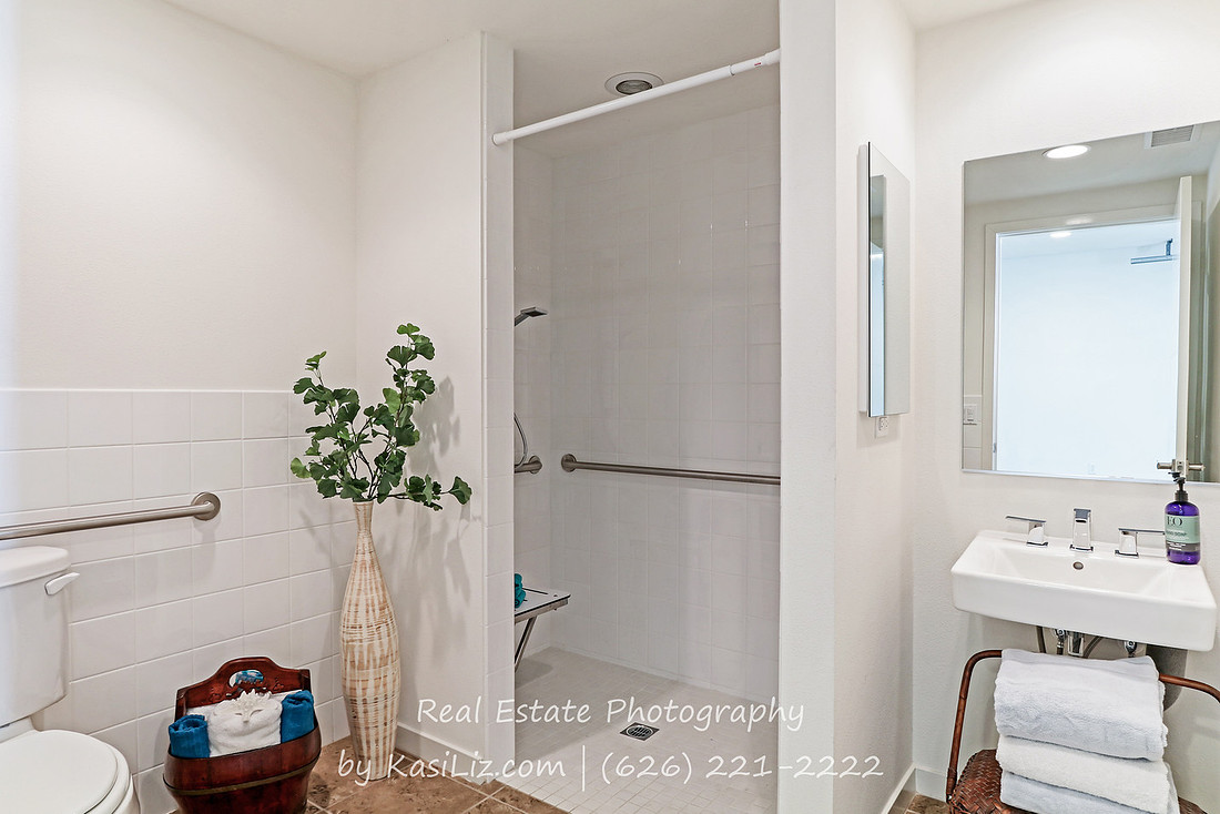 Real Estate Photography on Mercer Way in Costa Mesa, California 92627 by Kasi the Real Estate Photographer | (626) 221-2222