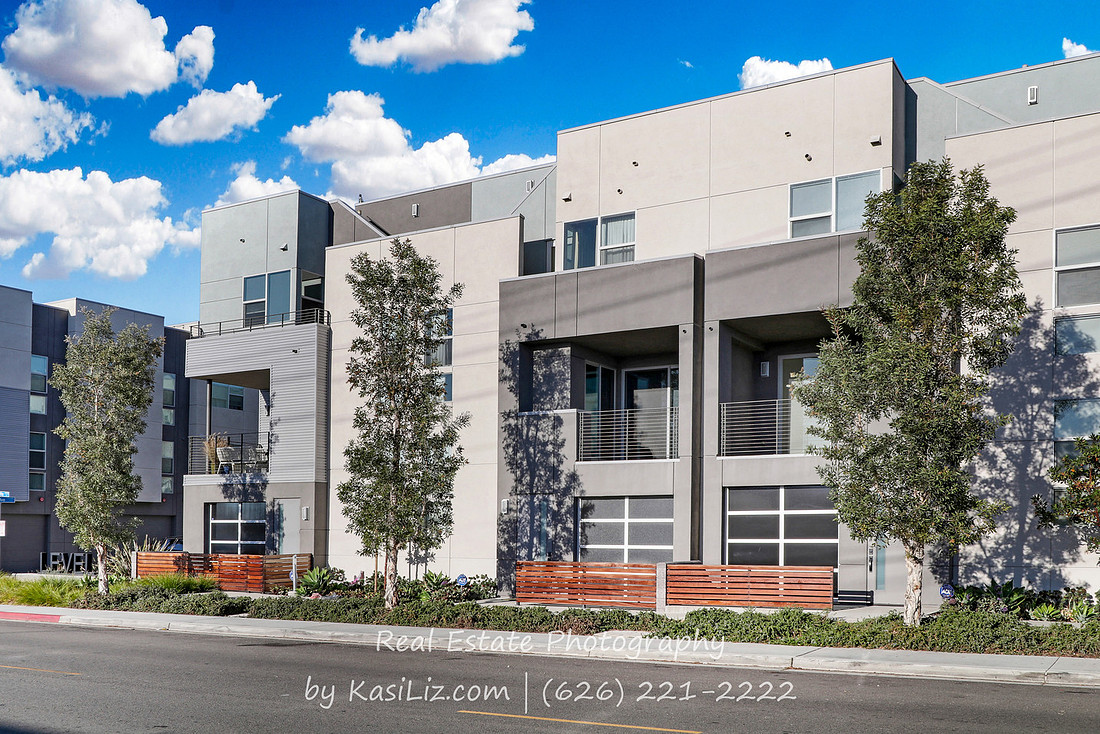 Real Estate Photography on Mercer Way in Costa Mesa, California 92627 by Kasi the Real Estate Photographer | (626) 221-2222