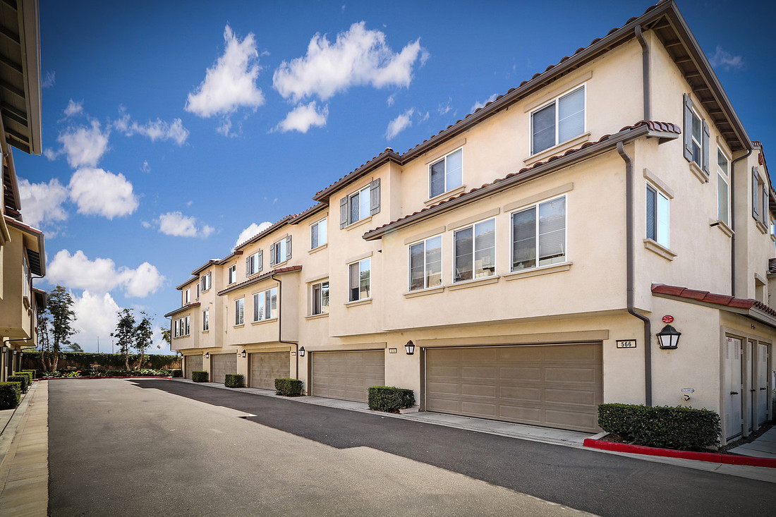 Real Estate Photography | 576 W Riverbend Parkway-Orange 92865 | Kasi Liz The Real Estate Photographer