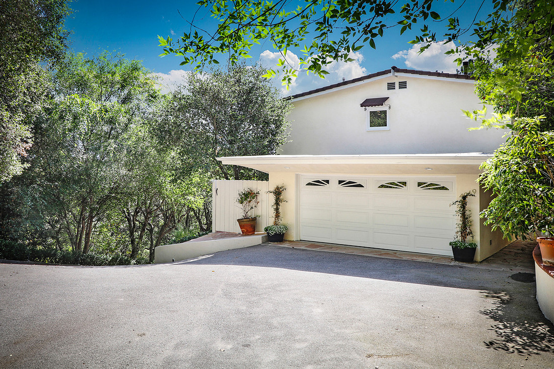 Real Estate Photographer | 4069 Hampstead Rd-La Canada Flintridge-91011 | Kasi Liz Real Estate Photography