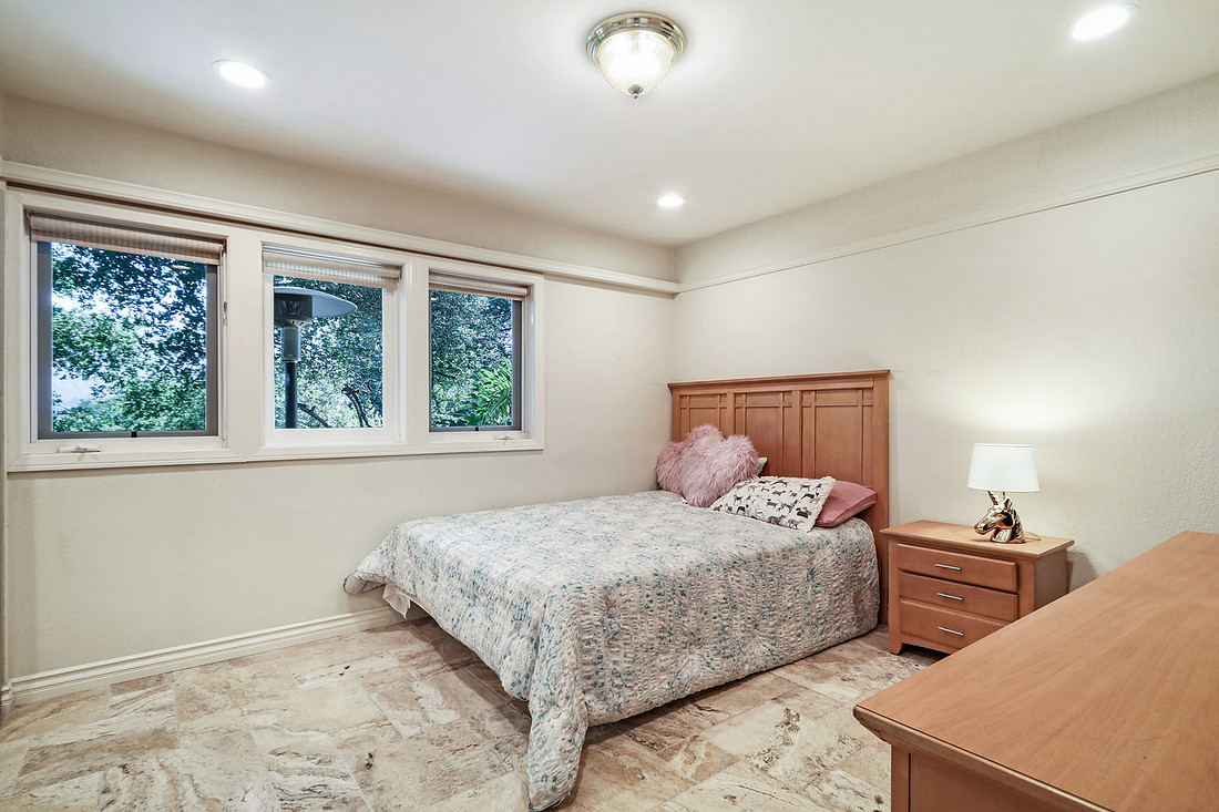 Real Estate Photographer | 4069 Hampstead Rd-La Canada Flintridge-91011 | Kasi Liz Real Estate Photography