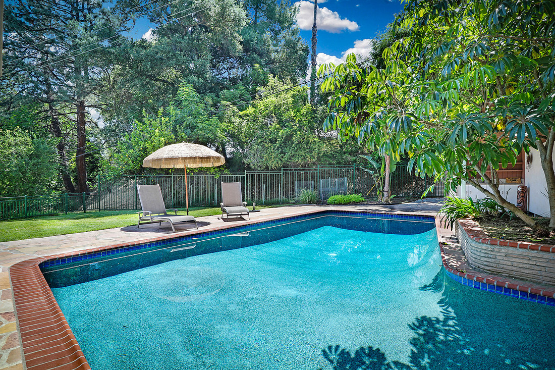 Real Estate Photographer | 4069 Hampstead Rd-La Canada Flintridge-91011 | Kasi Liz Real Estate Photography