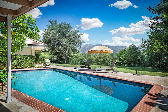 Real Estate Photographer | 4069 Hampstead Rd-La Canada Flintridge-91011 | Kasi Liz Real Estate Photography