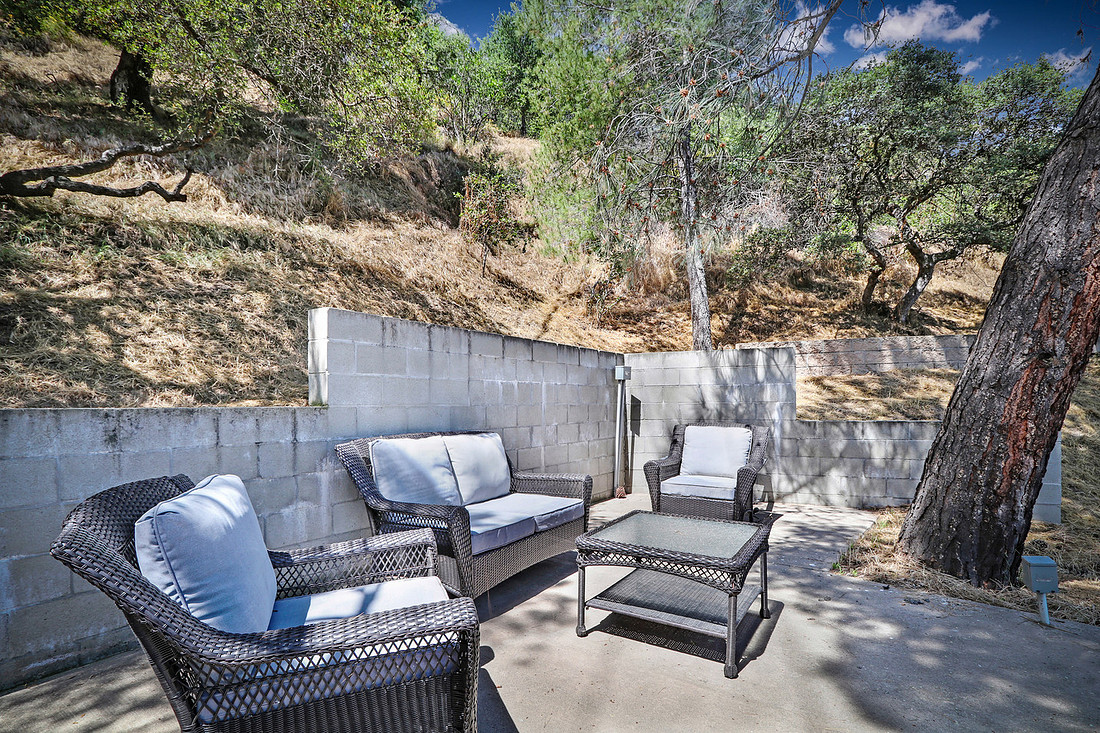 Real Estate Photographer | 4069 Hampstead Rd-La Canada Flintridge-91011 | Kasi Liz Real Estate Photography