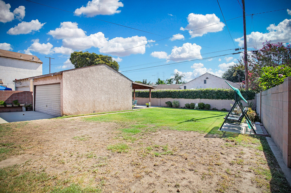 Real Estate Photography | 5846 Dunrobin Ave-Lakewood | Kasi Liz The Real Estate Photographer