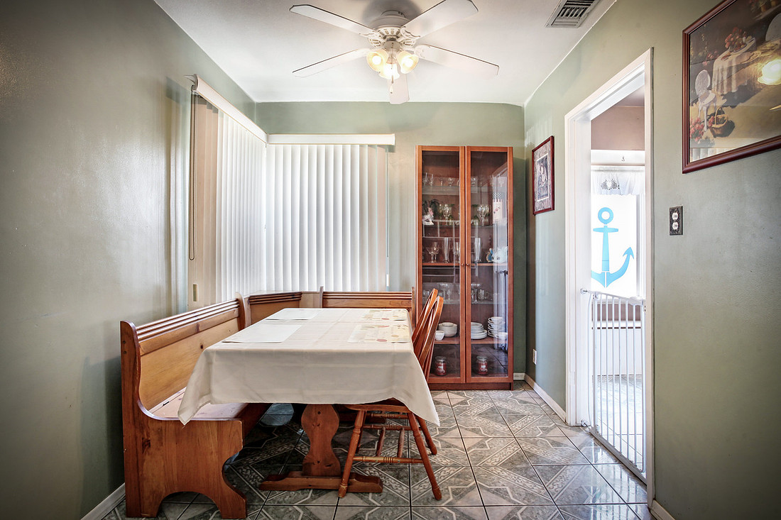 Real Estate Photography | 5846 Dunrobin Ave-Lakewood | Kasi Liz The Real Estate Photographer