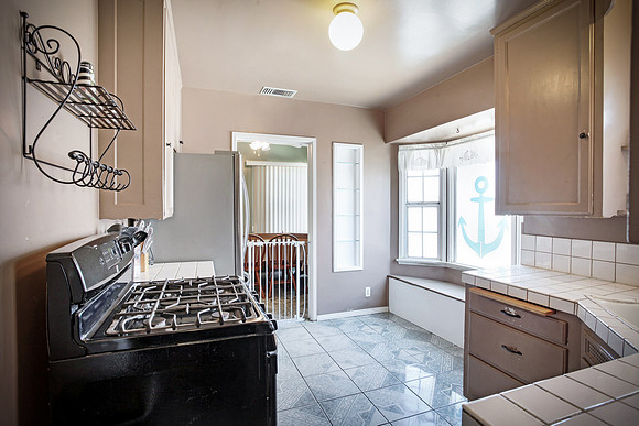 Real Estate Photography | 5846 Dunrobin Ave-Lakewood | Kasi Liz The Real Estate Photographer
