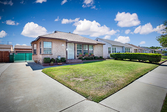 Real Estate Photography | 5846 Dunrobin Ave-Lakewood | Kasi Liz The Real Estate Photographer