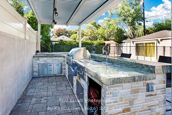 Real Estate Photography | 6039 Greenbush Ave-Valley Glen | Kasi Liz The Real Estate Photographer