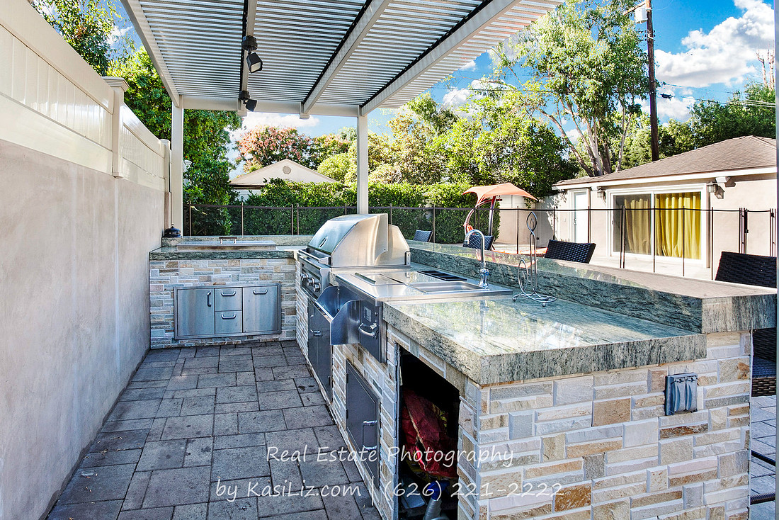 Real Estate Photography | 6039 Greenbush Ave-Valley Glen | Kasi Liz The Real Estate Photographer