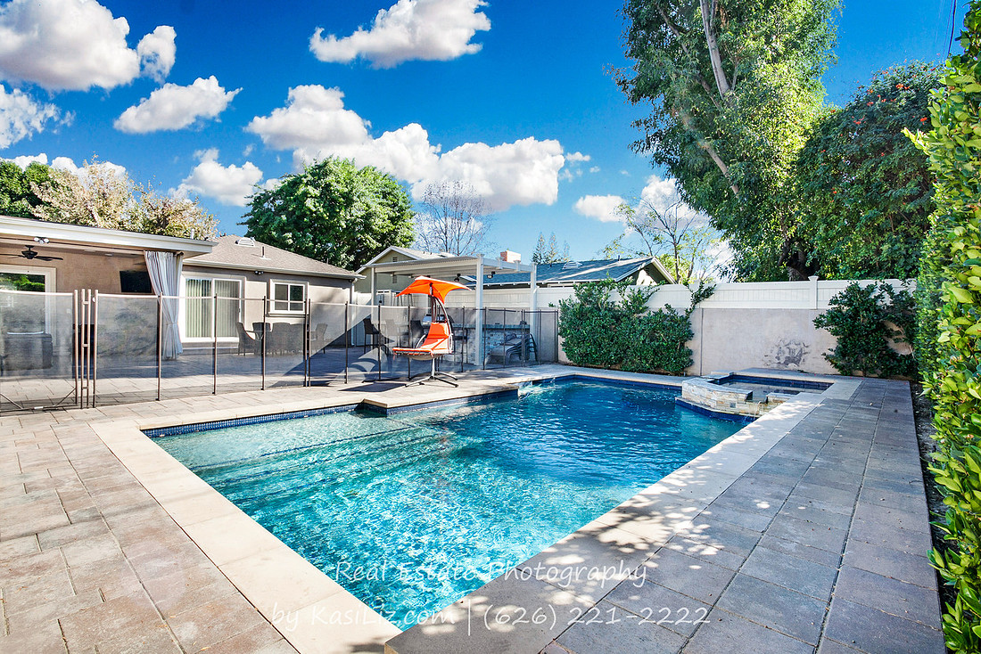 Real Estate Photography | 6039 Greenbush Ave-Valley Glen | Kasi Liz The Real Estate Photographer
