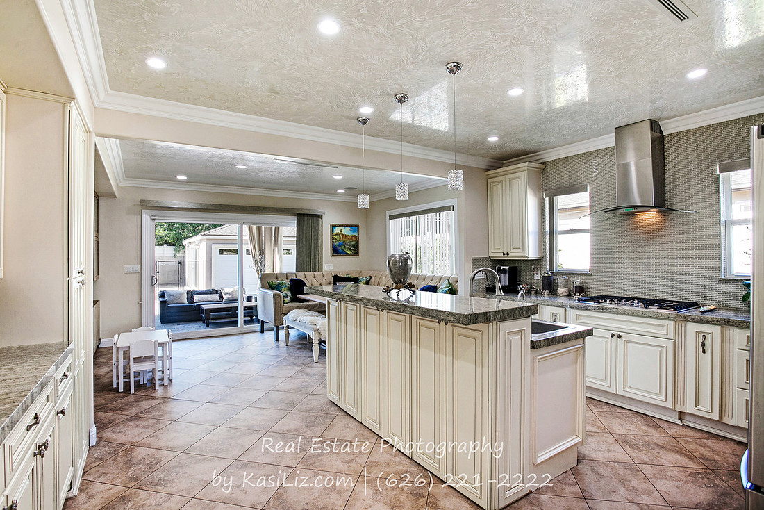 Real Estate Photography | 6039 Greenbush Ave-Valley Glen | Kasi Liz The Real Estate Photographer