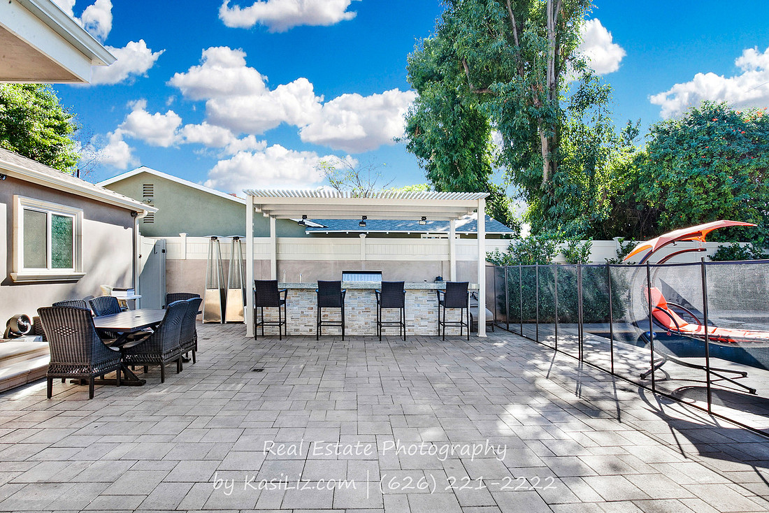 Real Estate Photography | 6039 Greenbush Ave-Valley Glen | Kasi Liz The Real Estate Photographer