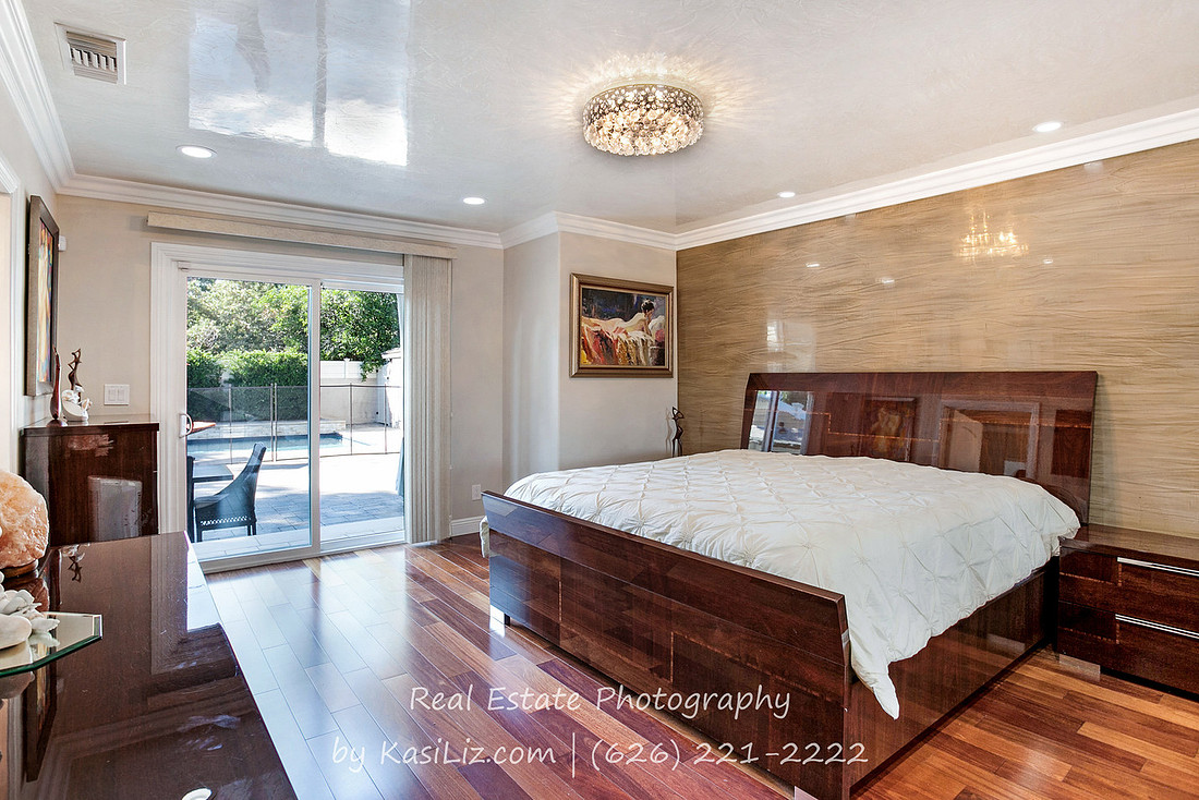 Real Estate Photography | 6039 Greenbush Ave-Valley Glen | Kasi Liz The Real Estate Photographer