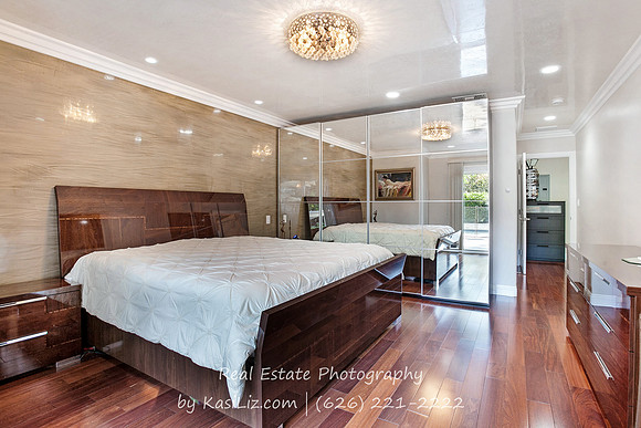 Real Estate Photography | 6039 Greenbush Ave-Valley Glen | Kasi Liz The Real Estate Photographer