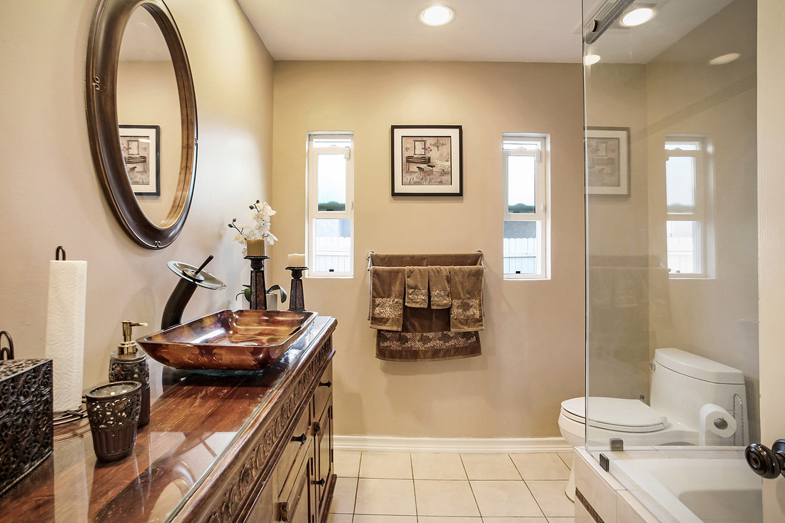 Real Estate Photography | 10916 Scoville Ave-Sunland 91040 | Kasi Liz The Real Estate Photographer