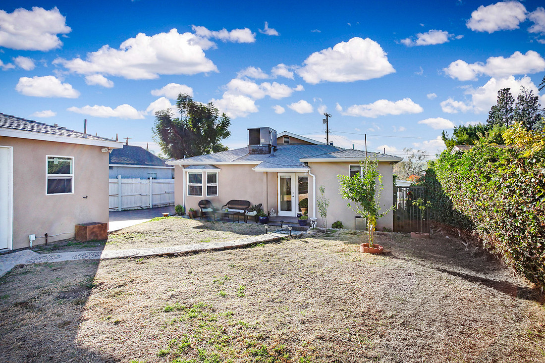 Real Estate Photography | 10916 Scoville Ave-Sunland 91040 | Kasi Liz The Real Estate Photographer