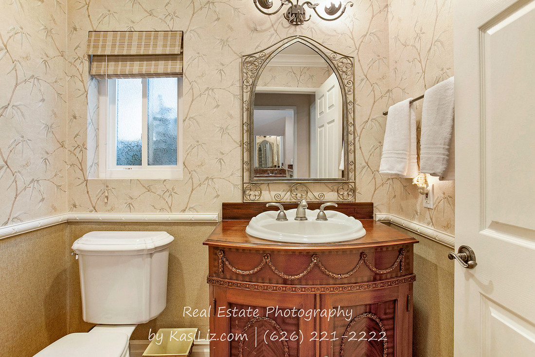 Real Estate Photographer | 24516 Indian Hill Ln-West Hills | Kasi Liz The Real Estate Photographer