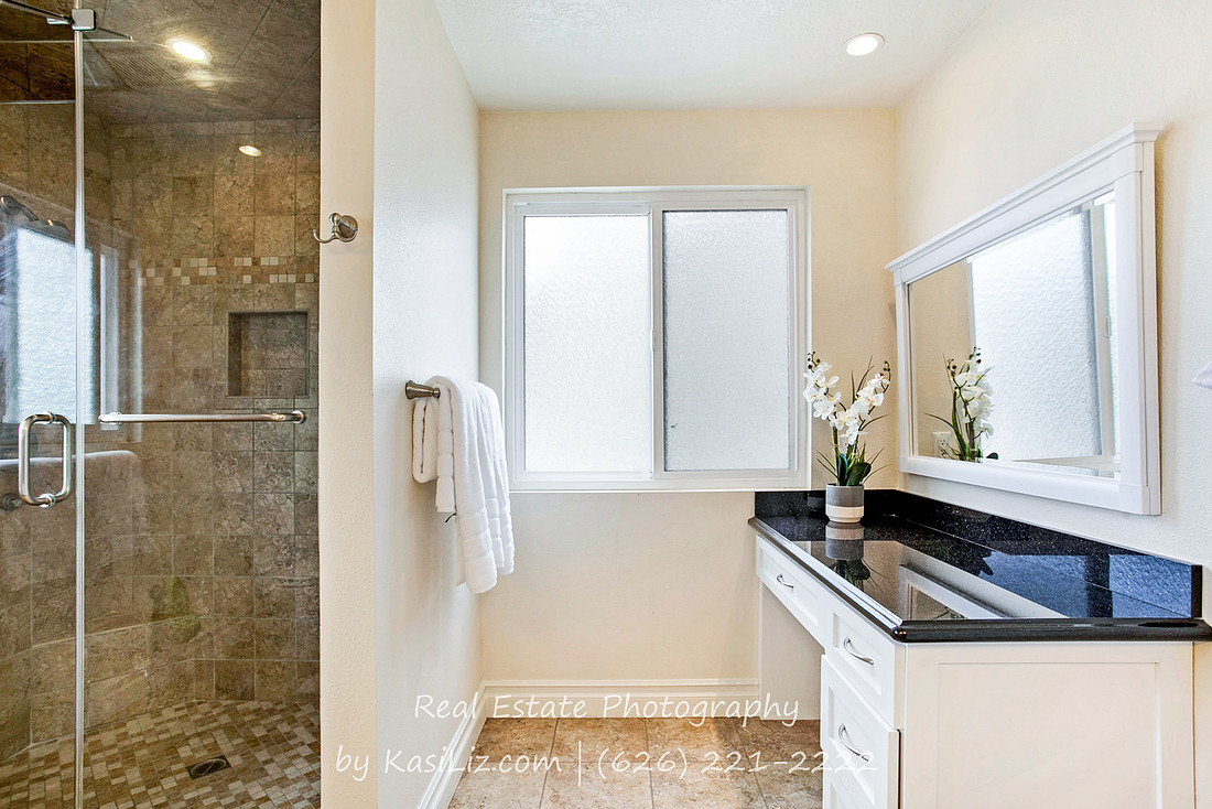 Real Estate Photography | 24516 Indian Hill Ln-West Hills | Kasi Liz The Real Estate Photographer