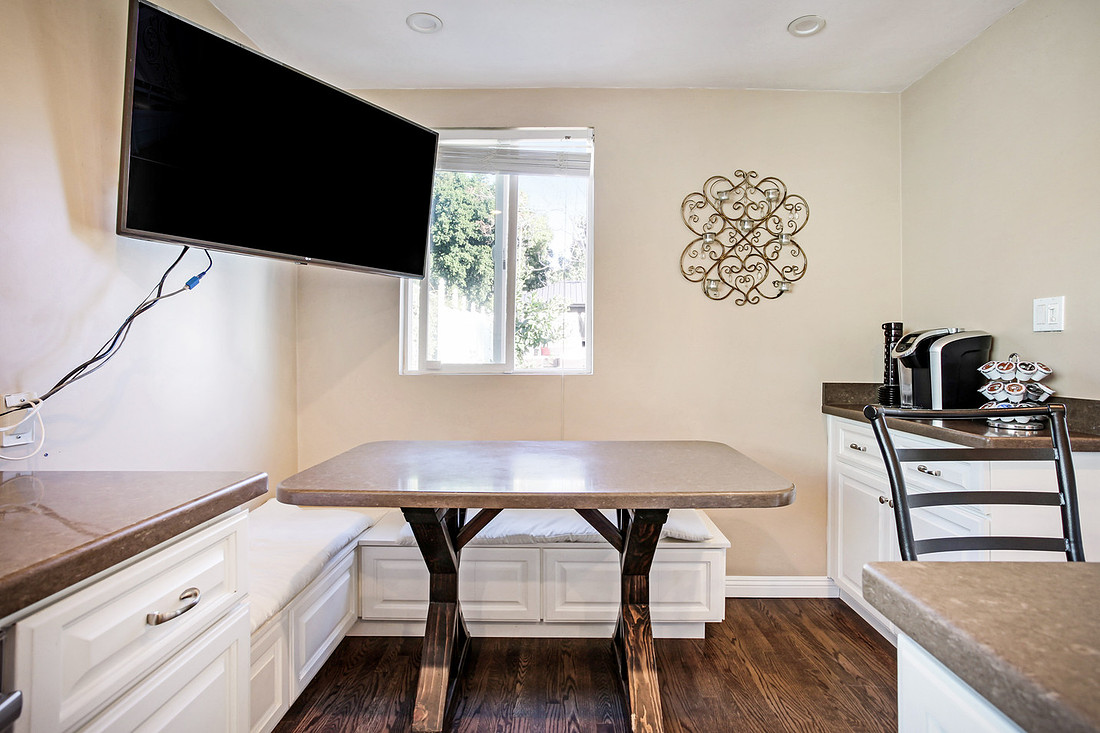 Real Estate Photography | 10916 Scoville Ave-Sunland 91040 | Kasi Liz The Real estate Photographer