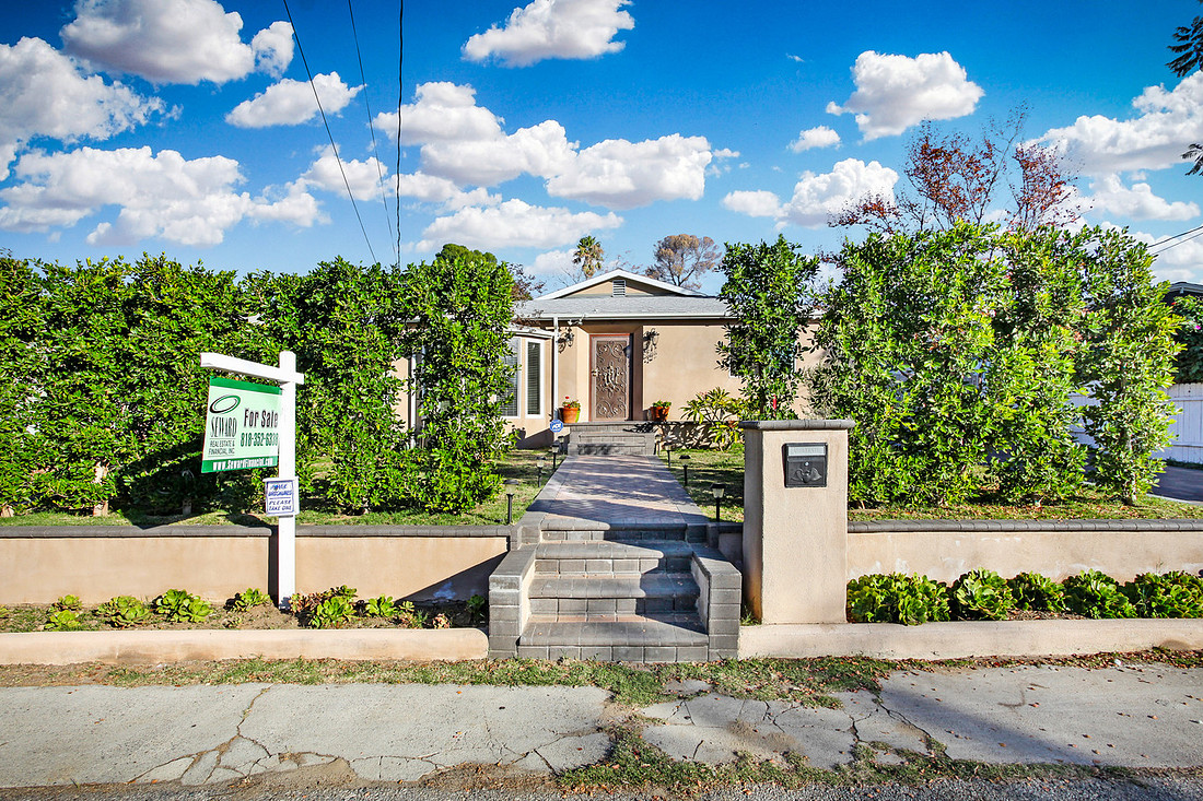 Real Estate Photography | 10916 Scoville Ave-Sunland 91040 | Kasi Liz The Real estate Photographer