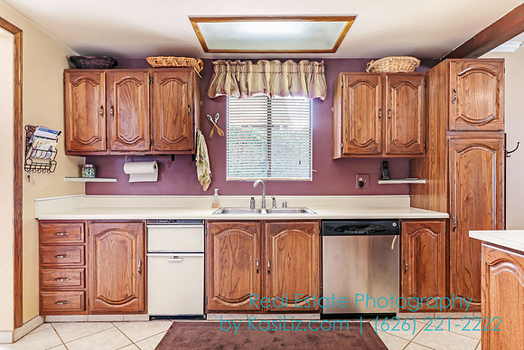 Real Estate Photography | 211 N Myers Street | Burbank CA | by Kasi Liz Hyrapett | Photographer
