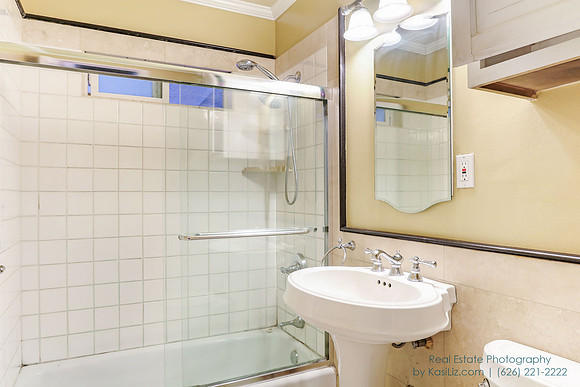 Real Estate Photography | 109 South Grandview Ave | Covina California | by Kasi Liz Hyrapett | Photographer