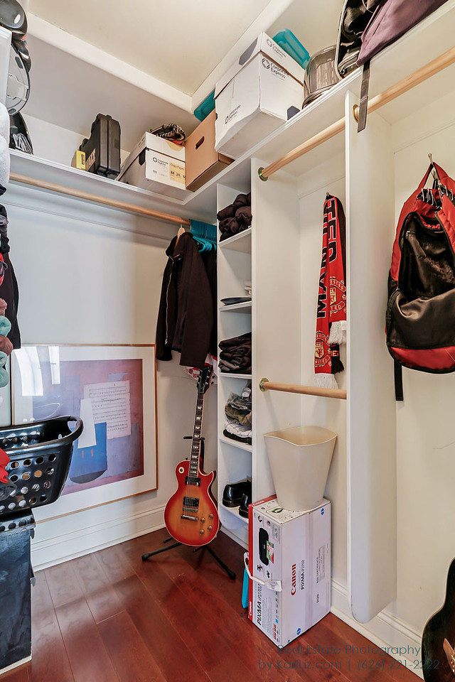 real-estate-photography-oswego-pasadena-ca-house-home-property-closet-photographer